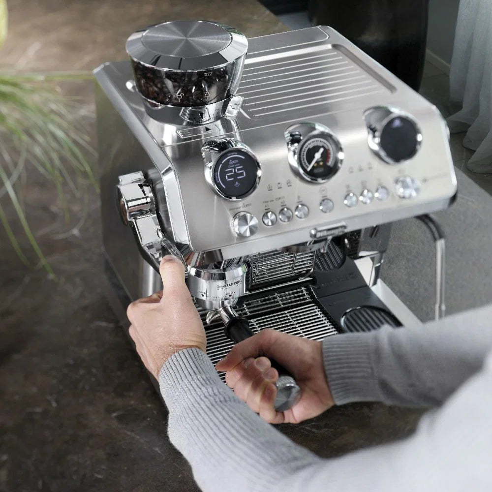 De'Longhi La Specialista Maestro Espresso Machine with Cold Brew